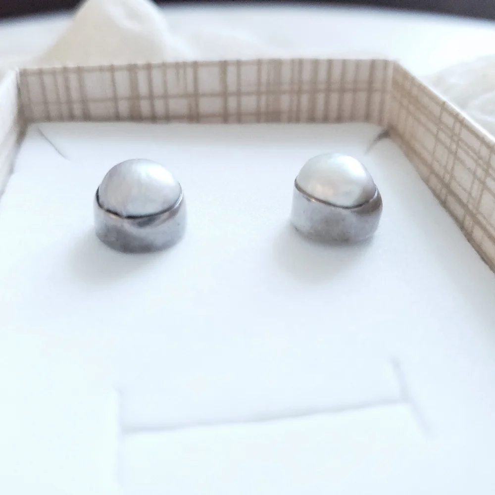 Vintage Elegant Sterling Silver Bezel Set Pearl Stud Earrings - Picture 2 of 4